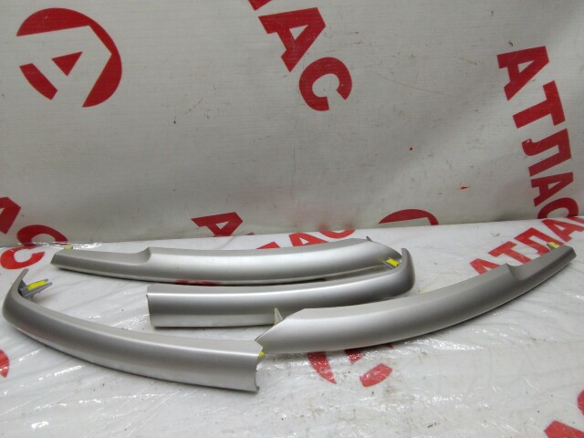 Накладка TOYOTA Ist 