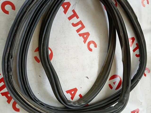 Уплотнитель TOYOTA Ractis 