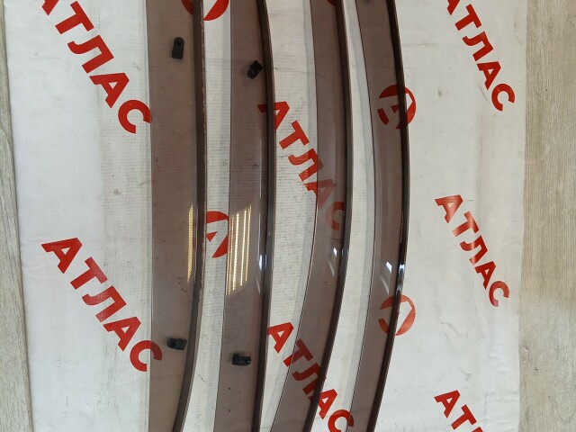 Ветровик TOYOTA Platz 