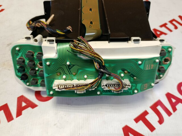 Щиток приборов TOYOTA Vitz 