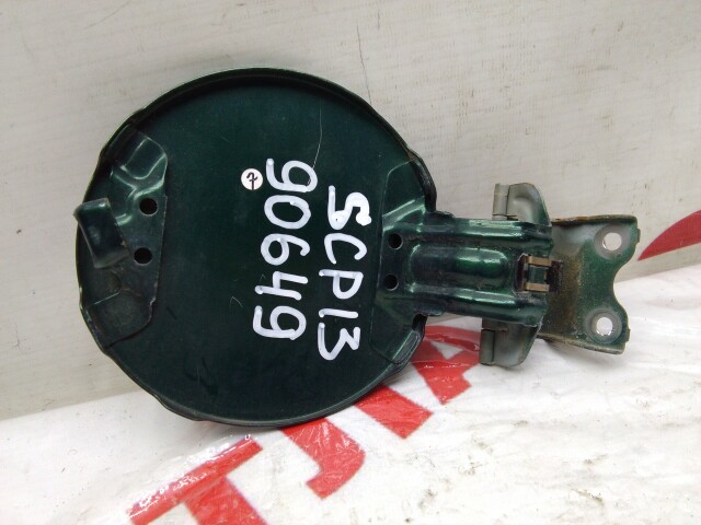 Лючок бензобака TOYOTA Vitz 