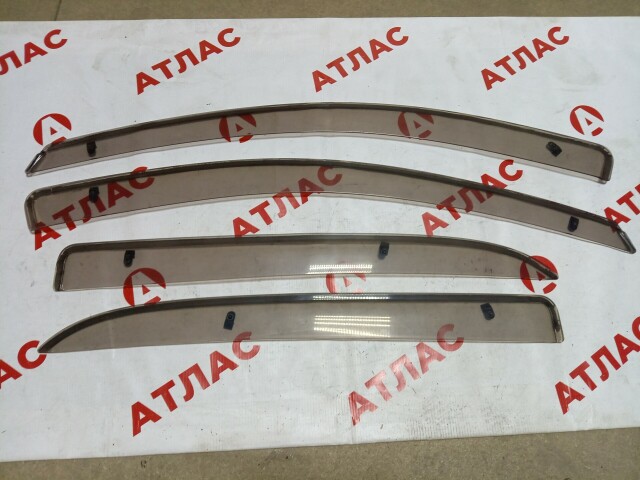 Ветровик TOYOTA Vitz 