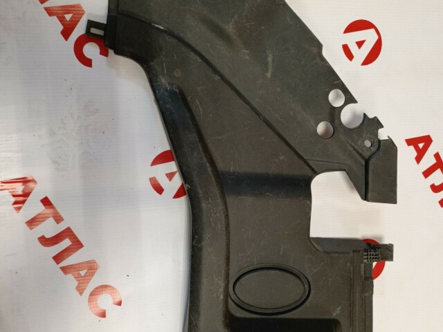 Накладка на радиатор TOYOTA Avensis 