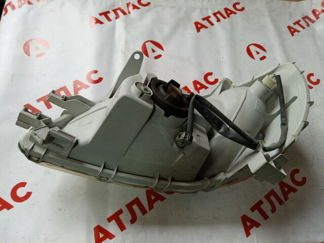 Фара TOYOTA Platz 