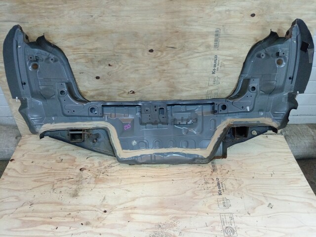 Задняя панель NISSAN Primera 