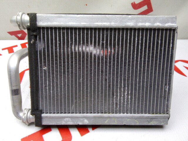Радиатор печки TOYOTA Ist 