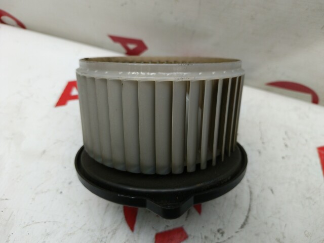 Моторчик печки TOYOTA Vitz 