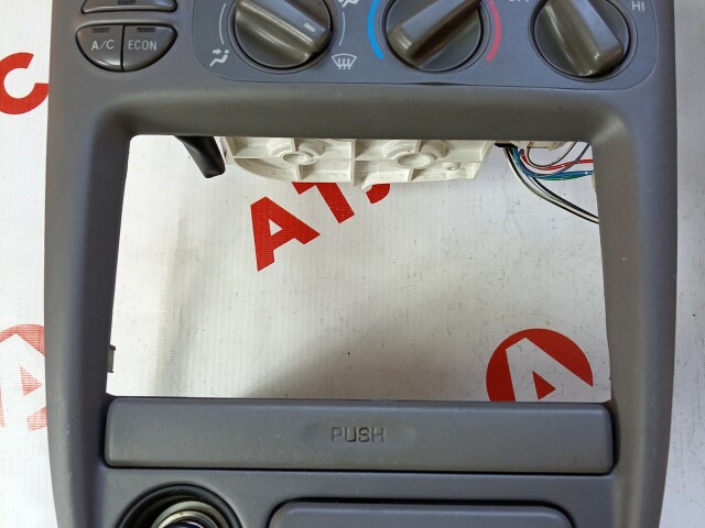 Блок управления печкой и кондиционером TOYOTA Corolla 