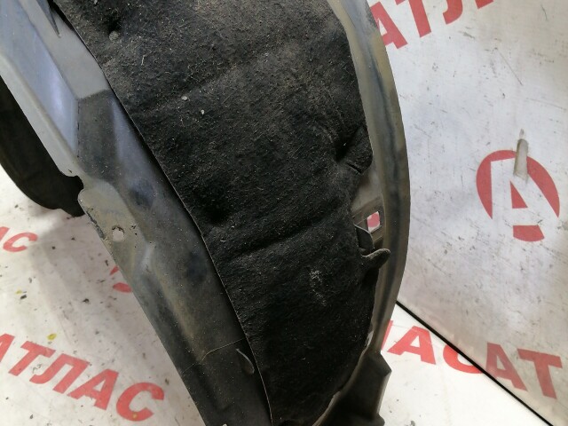 Подкрылок TOYOTA Avensis 