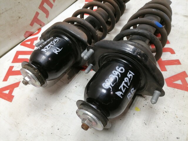 Стойка TOYOTA Avensis 