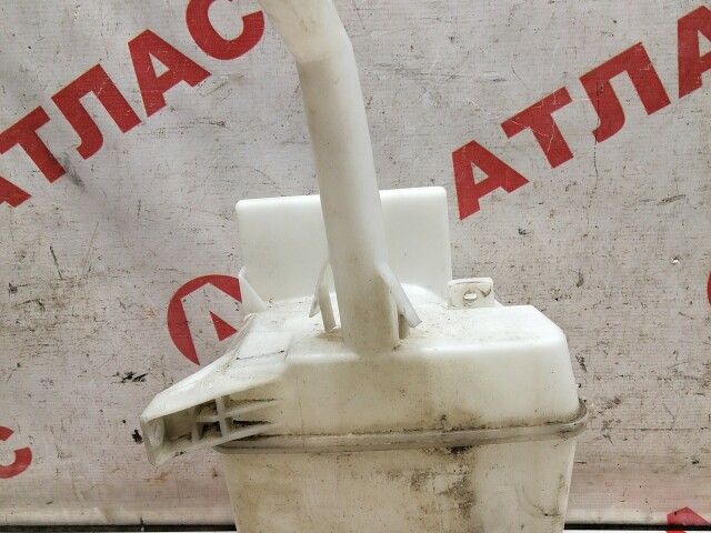 Бачок омывателя TOYOTA Avensis 