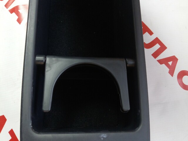 Подлокотник TOYOTA Avensis 