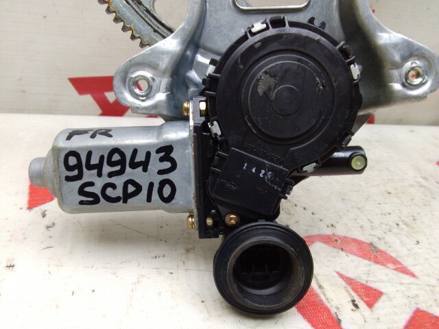 Стеклоподъемник TOYOTA Vitz 