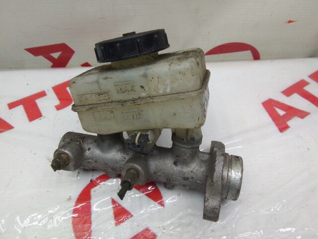 Главный тормозной цилиндр NISSAN Skyline 