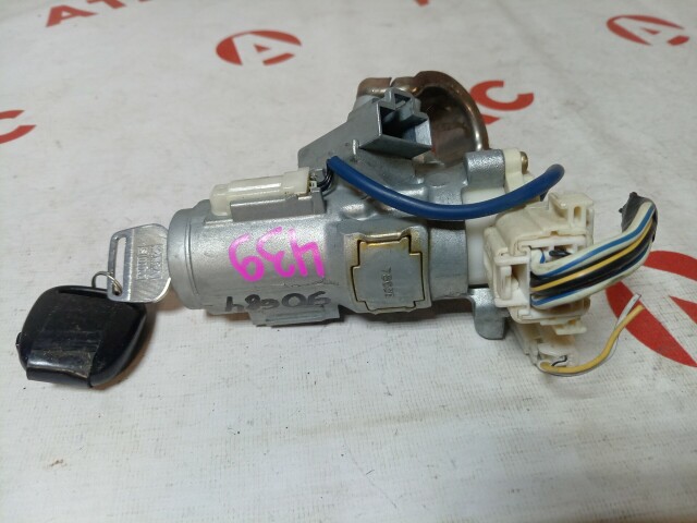 Замок зажигания TOYOTA Platz 