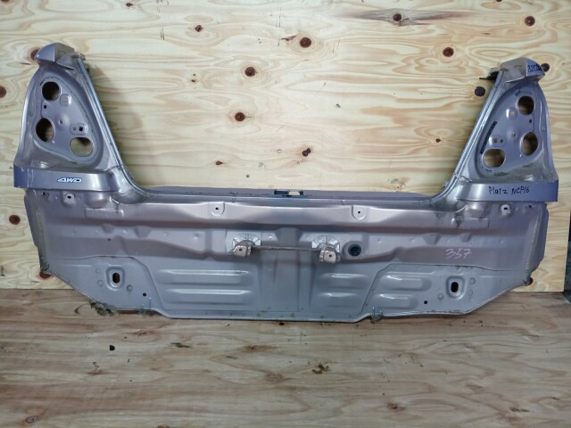 Задняя панель TOYOTA Platz 