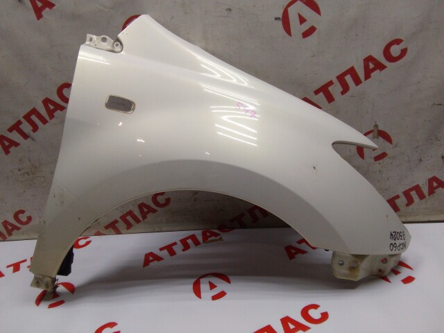 Крыло TOYOTA Ist 