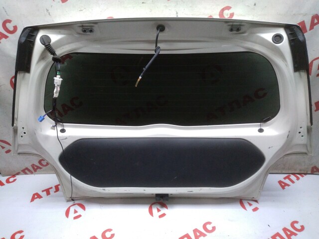 Дверь багажника TOYOTA Ist 