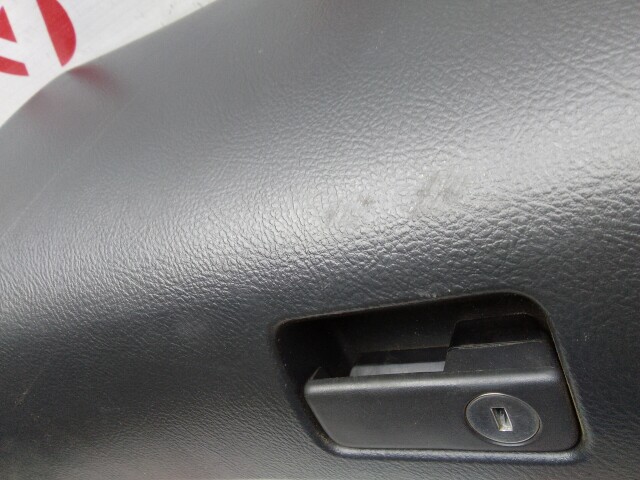 Бардачок TOYOTA Avensis 