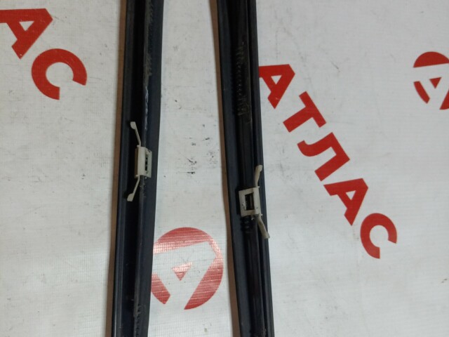 Молдинг лобового стекла HONDA Stream 