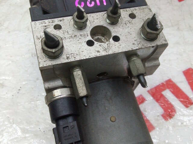 Блок ABS TOYOTA Avensis 2AZ-FSE