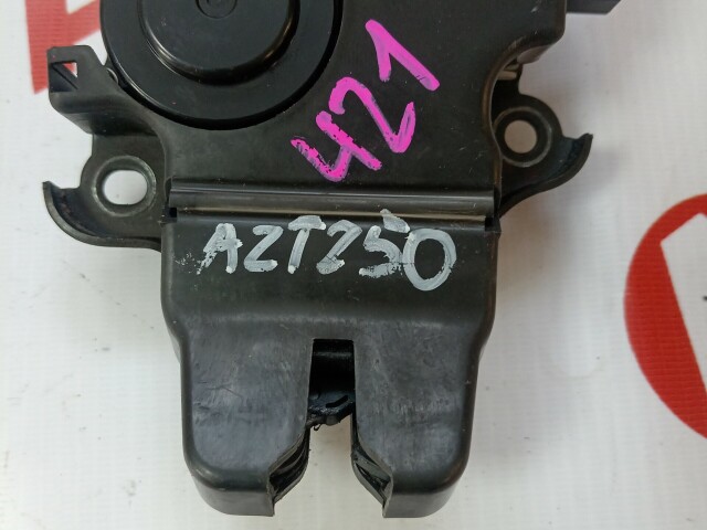 Замок багажника TOYOTA Avensis 