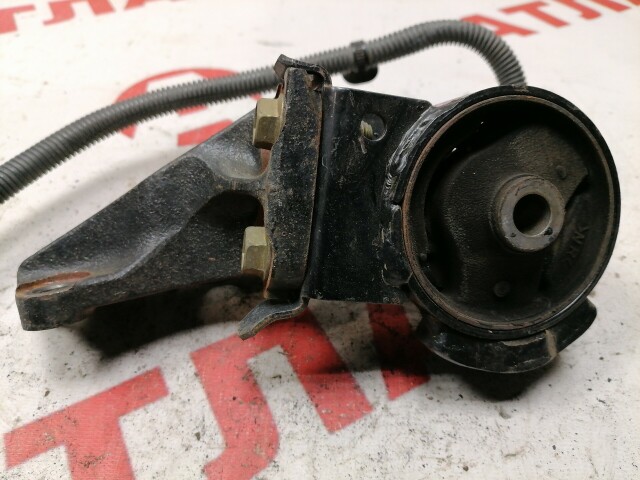 Подушка ДВС TOYOTA Vitz 2SZ-FE