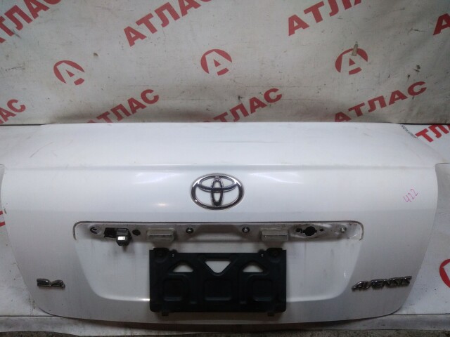 Крышка багажника TOYOTA Avensis 