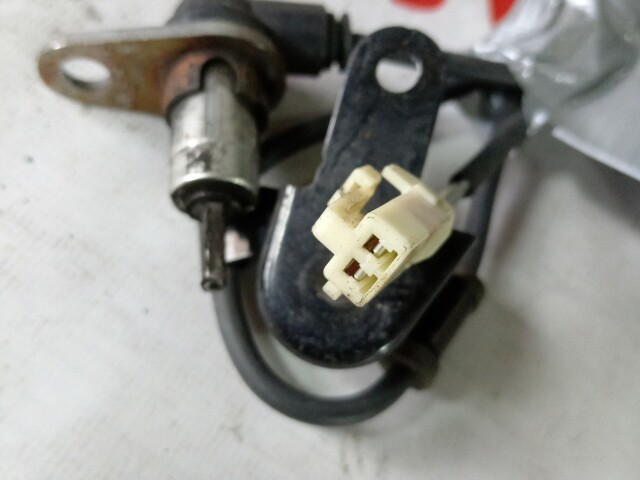 Датчик ABS MAZDA Premacy 