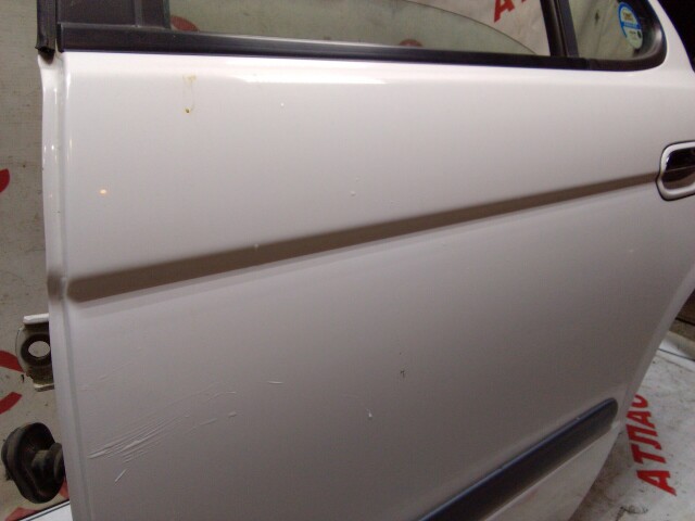 Дверь NISSAN Sunny 