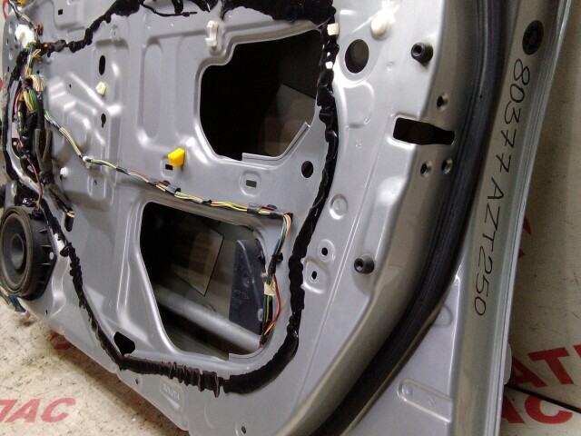 Дверь TOYOTA Avensis 