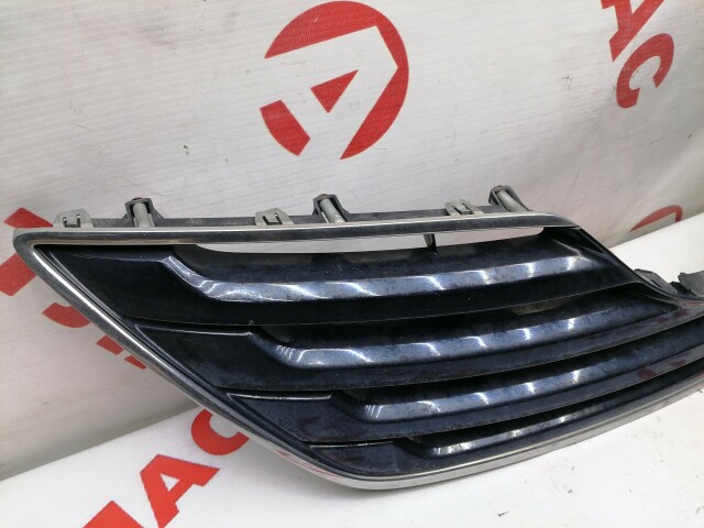 Решетка радиатора TOYOTA Camry 