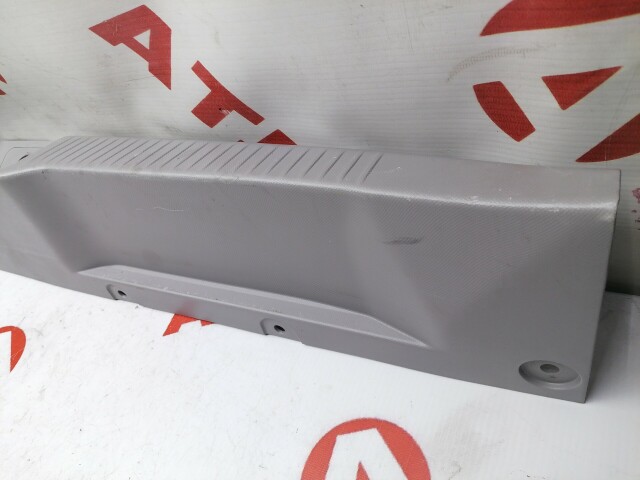 Накладка замка багажника TOYOTA Estima 