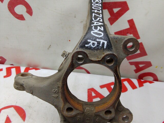 Кулак поворотный TOYOTA RAV4 