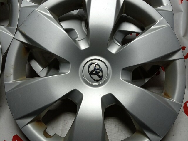 Колпак на колесо TOYOTA - 