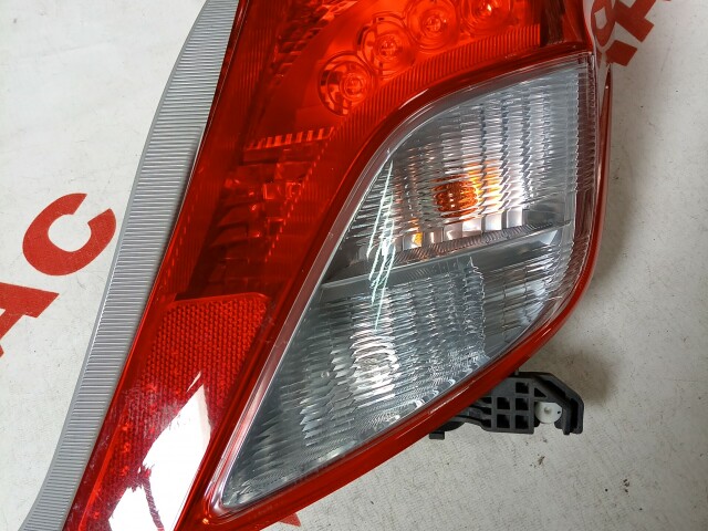 Стоп TOYOTA Vitz 