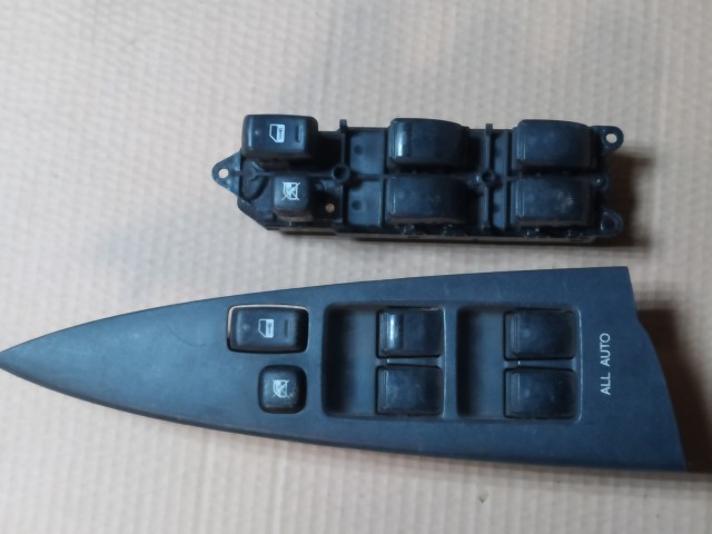 Блок управления стеклоподъемниками TOYOTA Ist 