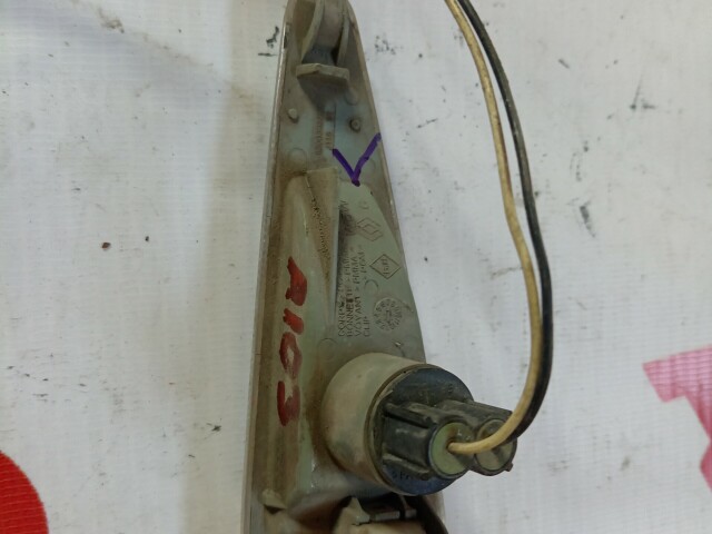 Повторитель в крыло RENAULT Sandero Stepway 