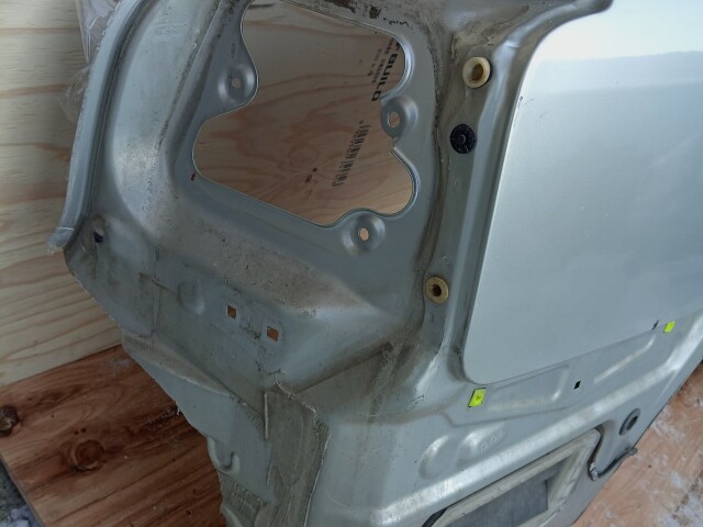 Крыло заднее TOYOTA Avensis 