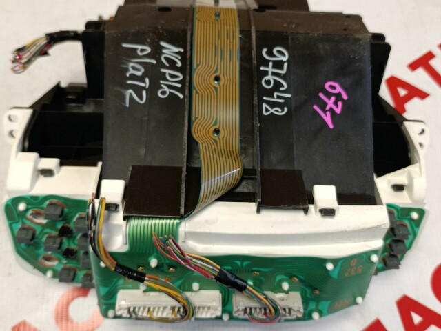 Щиток приборов TOYOTA Platz 