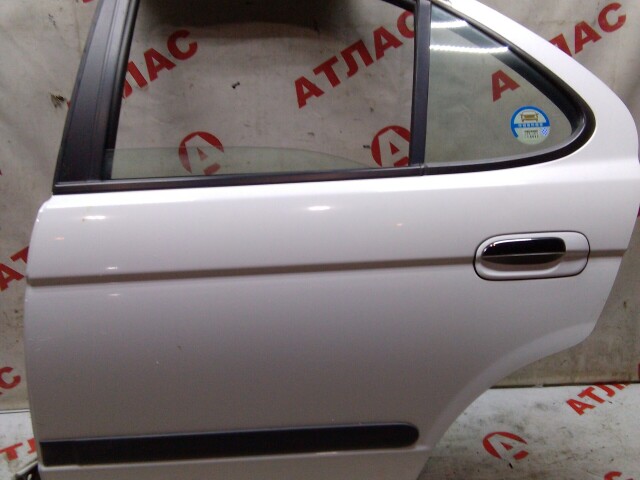 Дверь NISSAN Sunny 