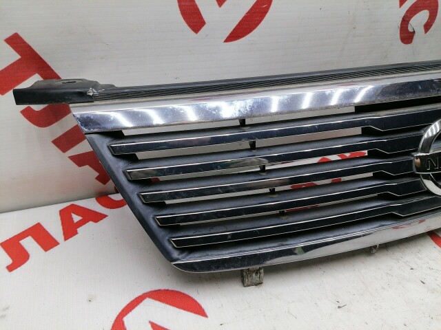 Решетка радиатора NISSAN Sunny 