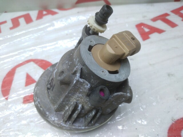Туманка TOYOTA Ist 