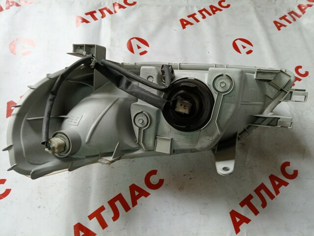 Фара TOYOTA Platz 