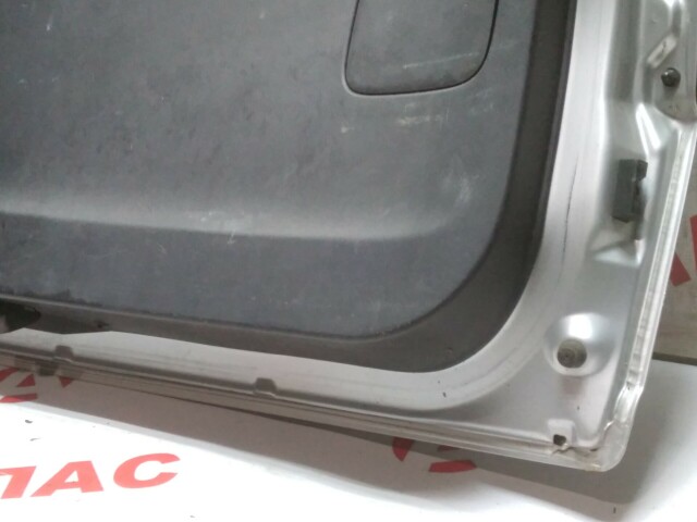 Дверь багажника NISSAN Wingroad 