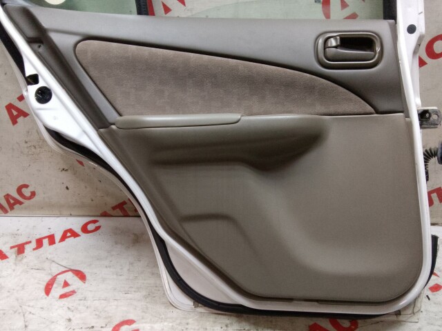 Дверь NISSAN Sunny 