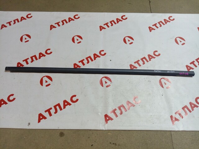 Молдинг стекла NISSAN X-Trail 