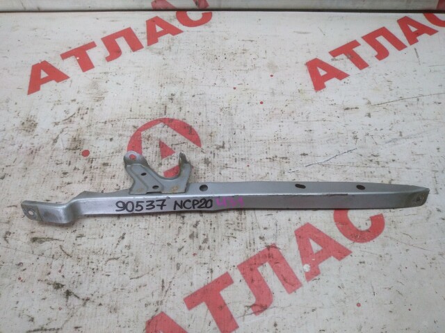 Кронштейн замка капота TOYOTA FunCargo 