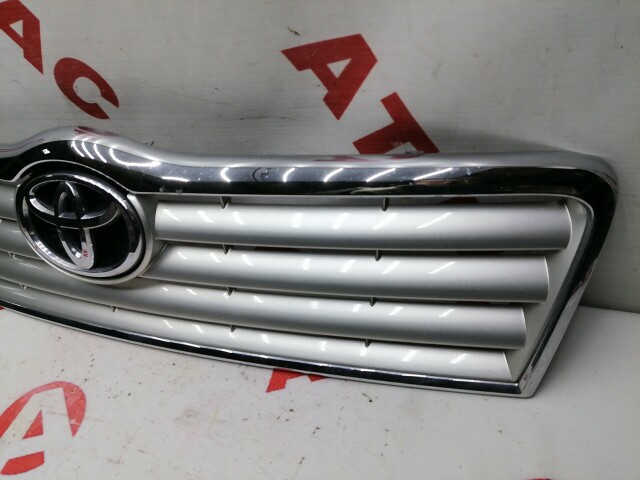 Решетка радиатора TOYOTA Avensis 