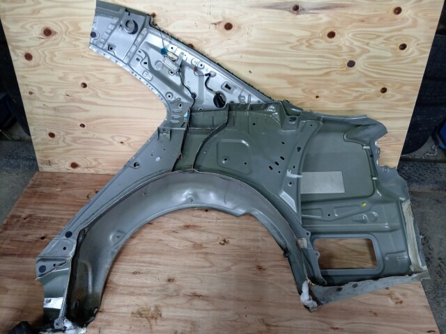 Крыло заднее TOYOTA Avensis 